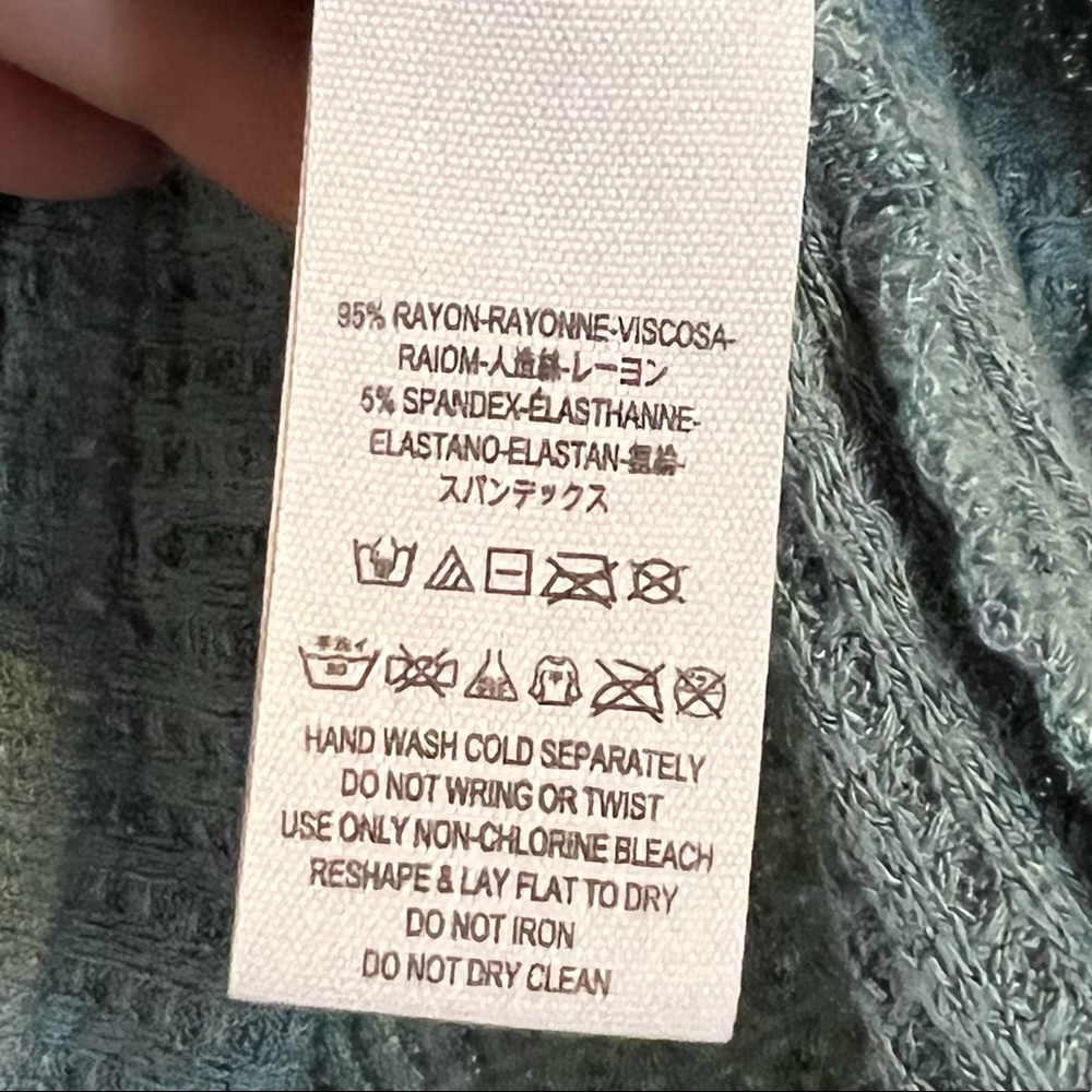 We The Free Thermal High Low Cowl Neck Top, Sm - Picture 9 of 9